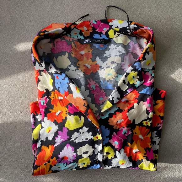Zara Lapel Collar Floral Print Pattern Top NWOT - Picture 3 of 11